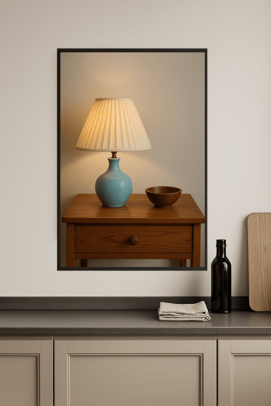 Niebieska Lampa Stołowa z Kremowym Kloszem - CasaNookDecor