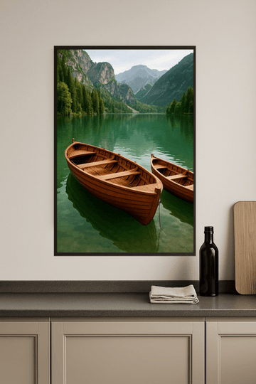 Drewniane Łodzie Na Spokojnym Jeziorze - CasaNookDecor